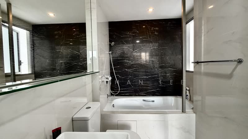 Hillsta, Phoenix Road, 2 Bedrooms, 1,001 sqft, Condominium For Rent, by Jonathan Lee, 500229286 - Bathroom - PropertyGuru.com.sg