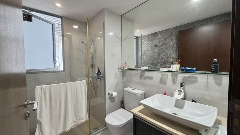 Hillsta, Phoenix Road, 2 Bedrooms, 1,001 sqft, Condominium For Rent, by Jonathan Lee, 500229286 - Bathroom - PropertyGuru.com.sg