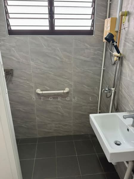 421 Serangoon Central, 421 Serangoon Central, 3 Bedrooms, 1,109 sqft, HDB Flat For Sale, by George Li, 500229288 - Bathroom - PropertyGuru.com.sg