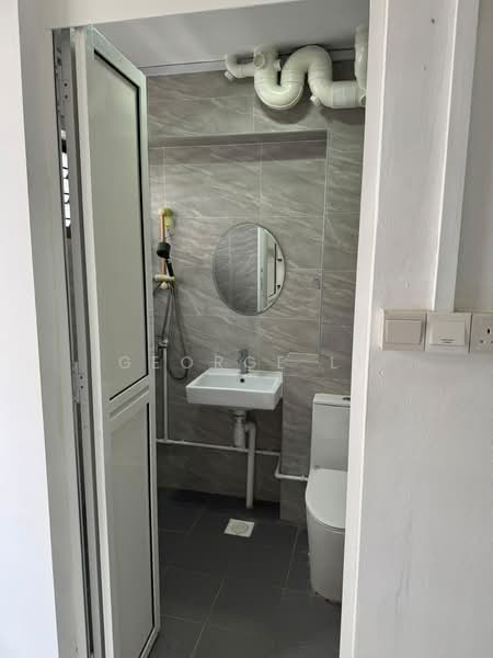 421 Serangoon Central, 421 Serangoon Central, 3 Bedrooms, 1,109 sqft, HDB Flat For Sale, by George Li, 500229288 - Bathroom - PropertyGuru.com.sg
