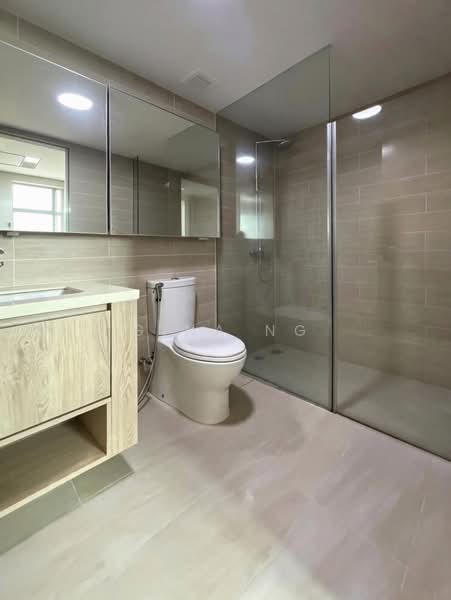 Kingsford Waterbay, 84 Upper Serangoon View, 2 Bedrooms, 689 sqft, Condominium For Rent, by Gina Ng, 500229295 - Bathroom - PropertyGuru.com.sg