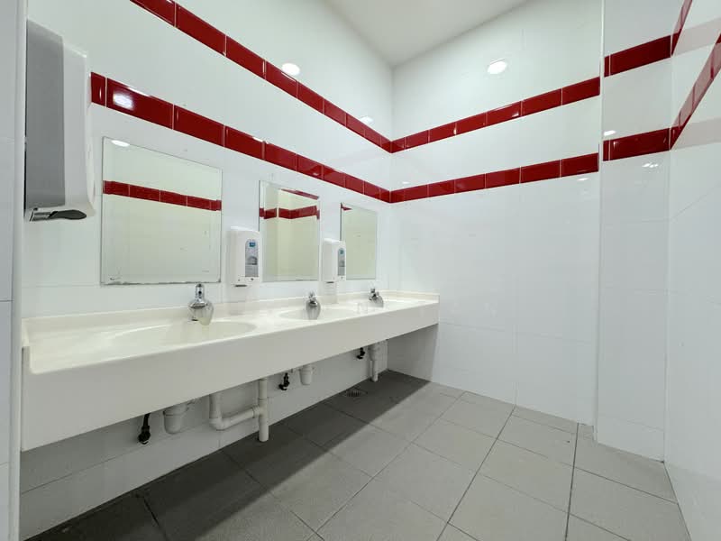 Rare Retail Podium Main Road Wide Frontage | Serangoon Road, Serangoon Road/ St Michael's Road/ Jalan Taman/ Bendemeer Road, 14,481 sqft, Other Retail For Rent, by Vivien Tan, 500229297 - Bathroom - CommercialGuru.com.sg