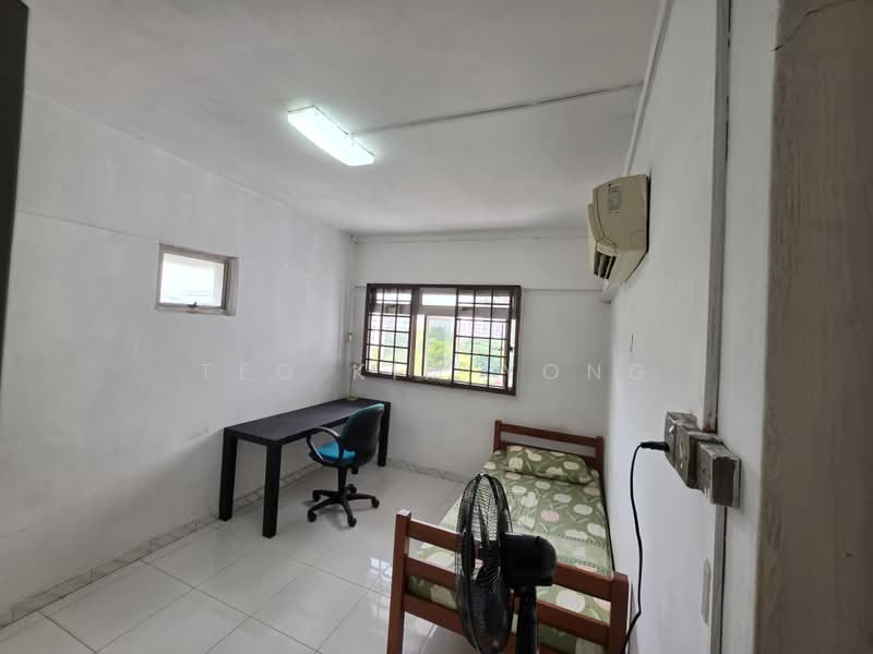 222 Ang Mo Kio Avenue 1, 222 Ang Mo Kio Avenue 1, Room Rental, 100 sqft, HDB Flat For Rent, by Teo Kim Yong, 500229299 - Bedroom - PropertyGuru.com.sg