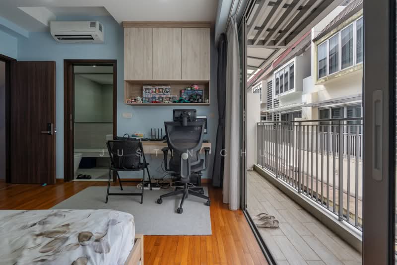 The Springside, Springside View, 6 Bedrooms, 3,681 sqft, Terraced House For Sale, by Justin Chua, 500229303 - Bedroom - PropertyGuru.com.sg