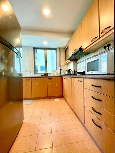 Aquarius By The Park, 13 Bedok Reservoir View, 2 Bedrooms, 893 sqft, Condominium For Sale, by Tan Yi Ting, 500229308 - Kitchen - PropertyGuru.com.sg