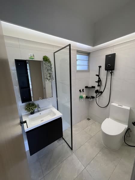 691A Woodlands Drive 73, 691A Woodlands Drive 73, 3 Bedrooms, 1,001 sqft, HDB Flat For Sale, by Rony Ng, 500229310 - Bathroom - PropertyGuru.com.sg