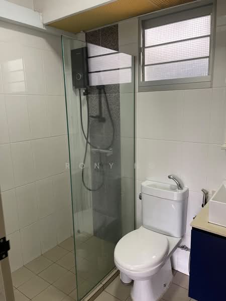 691A Woodlands Drive 73, 691A Woodlands Drive 73, 3 Bedrooms, 1,001 sqft, HDB Flat For Sale, by Rony Ng, 500229310 - Bathroom - PropertyGuru.com.sg