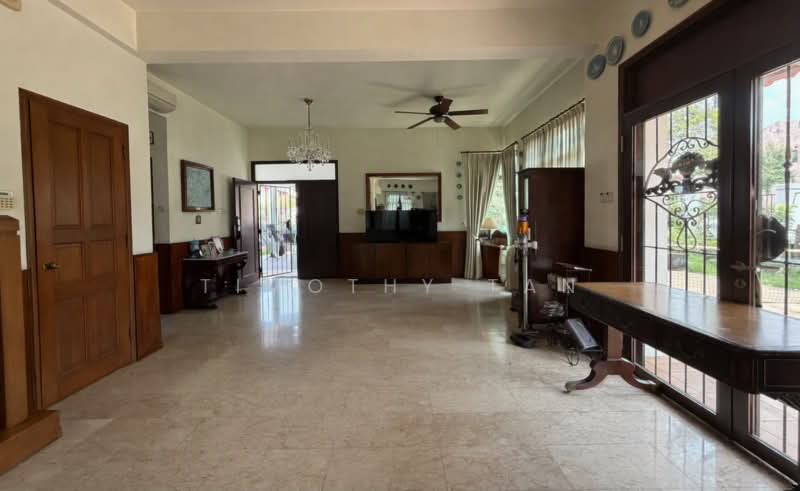 Pasir Ris 5 Bedroom Bungalow House in Good Condition, Elias Road, 5 Bedrooms, 3,358 sqft, Bungalow House For Sale, by Timothy Tan, 500229312 - Living Room - PropertyGuru.com.sg
