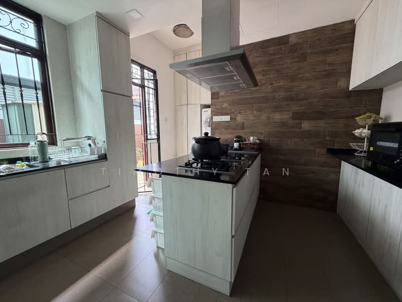 Charming Resort Bungalow By the beach, Elias Road,Riverina Crescent, Pasir Ris View, 6 Bedrooms, 3,358 sqft, Bungalow House For Sale, by Timothy Tan, 500229312 - Kitchen - PropertyGuru.com.sg