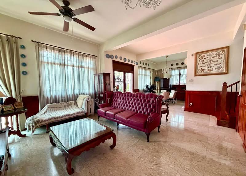 Pasir Ris 5 Bedroom Bungalow House in Good Condition, Elias Road, 5 Bedrooms, 3,358 sqft, Bungalow House For Sale, by Timothy Tan, 500229312 - Living Room - PropertyGuru.com.sg