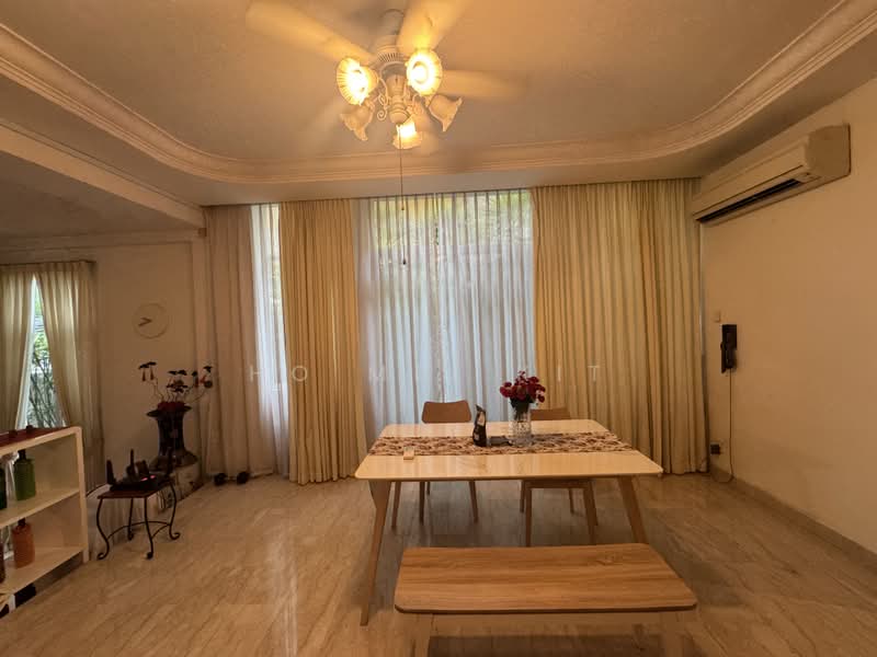 Pinewood 3-Storey Corner Terrace, , 5 Bedrooms, 4,000 sqft, Corner Terrace For Sale, by Ho Mei Kit, 500229313 - Dining Room - PropertyGuru.com.sg