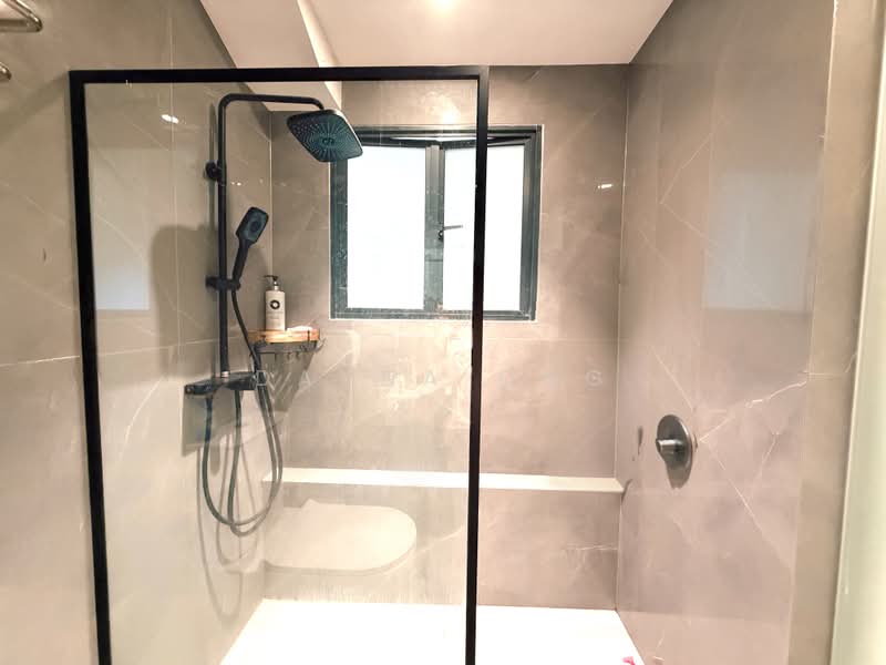 Regentville, 12 Hougang Street 92, 3 Bedrooms, 1,152 sqft, Condominium For Sale, by Dayna Ong, 500229329 - Bathroom - PropertyGuru.com.sg