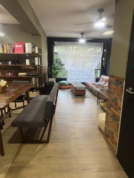 812A Choa Chu Kang Avenue 7, 812A Choa Chu Kang Avenue 7, Dairy Farm / Bukit Panjang / Choa Chu Kang, 3 Bedrooms, 1,001 sqft, HDB Flat For Sale, by Eugene Chan, 500229338 - Living Room - PropertyGuru.com.sg
