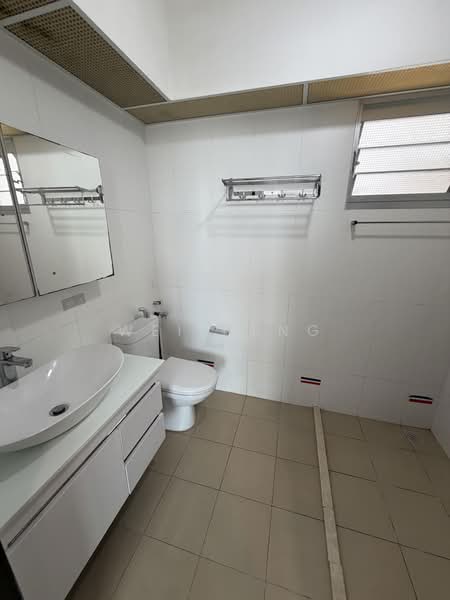 449B Bukit Batok West Avenue 9, 449B Bukit Batok West Avenue 9, 3 Bedrooms, 1,001 sqft, HDB Flat For Sale, by WEI DENG, 500229341 - Bathroom - PropertyGuru.com.sg