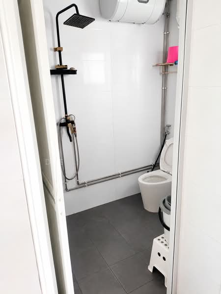 503 Choa Chu Kang Street 51, 503 Choa Chu Kang Street 51, 3 Bedrooms, 1,367 sqft, HDB Flat For Sale, by Delvin Ong, 500229345 - Bathroom - PropertyGuru.com.sg