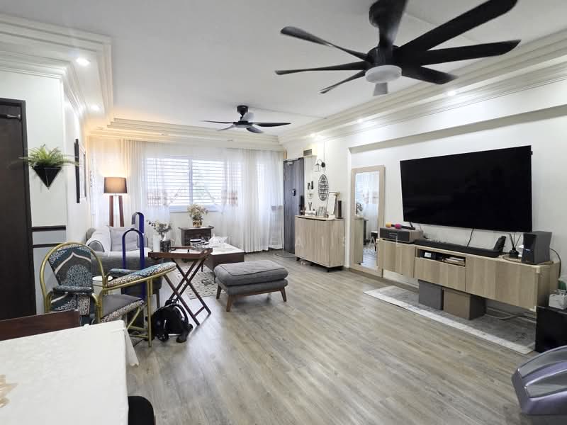 516 Jurong West Street 52, 516 Jurong West Street 52, 3 Bedrooms, 1,119 sqft, HDB Flat For Sale, by Sani Faisal, 500229356 - Living Room - PropertyGuru.com.sg