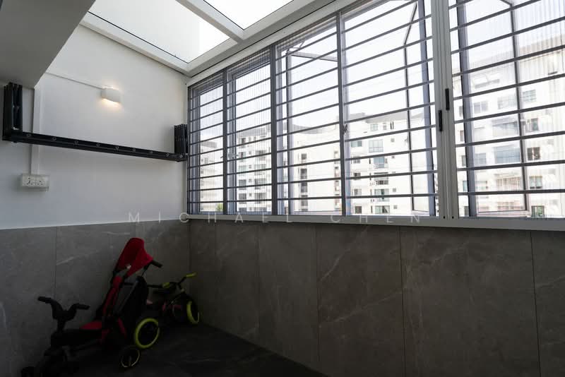 455 Sin Ming Avenue, 455 Sin Ming Avenue, 4 Bedrooms, 1,614 sqft, HDB Flat For Sale, by Michael Chen, 500229362 - Balcony - PropertyGuru.com.sg