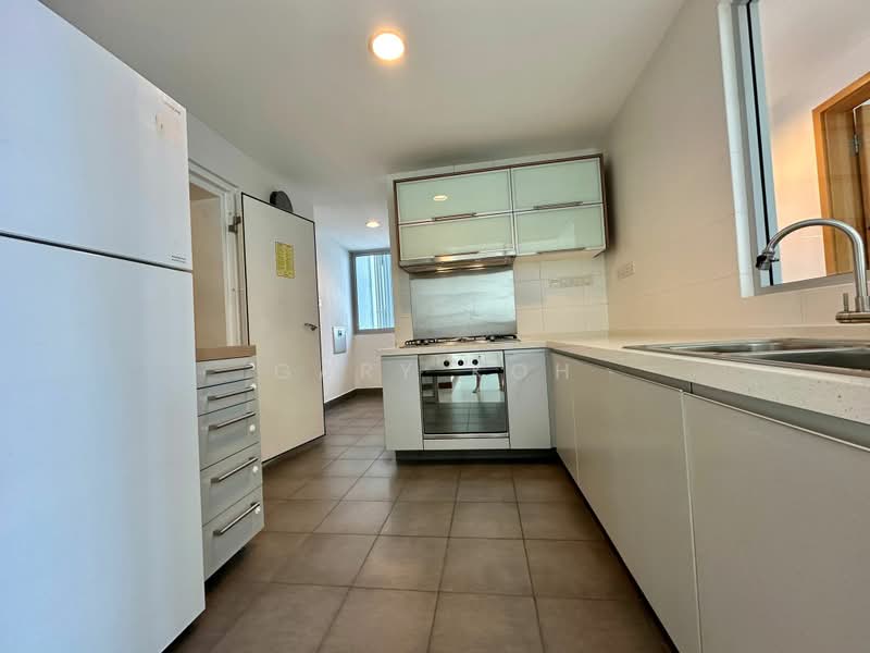 Twin Regency, 28 Kim Tian Road, 3 Bedrooms, 1,216 sqft, Condominium For Rent, by Gary Koh, 500229365 - Kitchen - PropertyGuru.com.sg