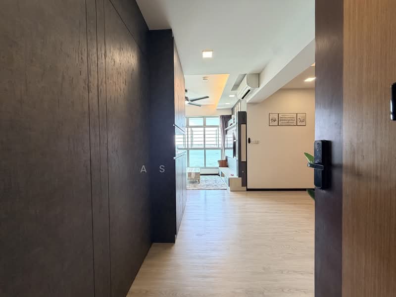 421B Northshore Drive, 421B Northshore Drive, 3 Bedrooms, 1,001 sqft, HDB Flat For Sale, by Aszri ., 500229368 - Living Room - PropertyGuru.com.sg