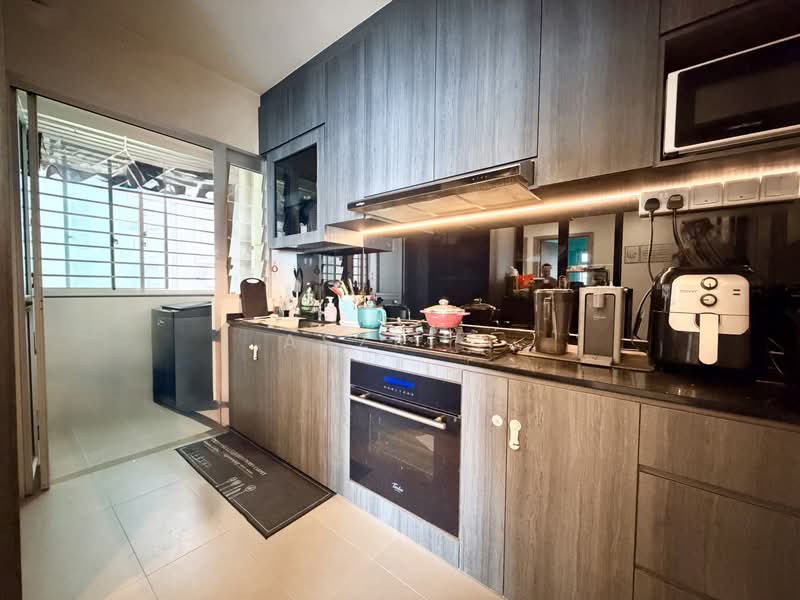 421B Northshore Drive, 421B Northshore Drive, 3 Bedrooms, 1,001 sqft, HDB Flat For Sale, by Aszri ., 500229368 - Kitchen - PropertyGuru.com.sg
