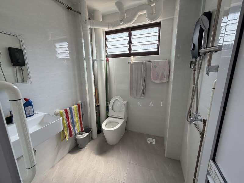 413 Saujana Road, 413 Saujana Road, Room Rental, 12 sqft, HDB Flat For Rent, by Linda Nai, 500229374 - Bathroom - PropertyGuru.com.sg