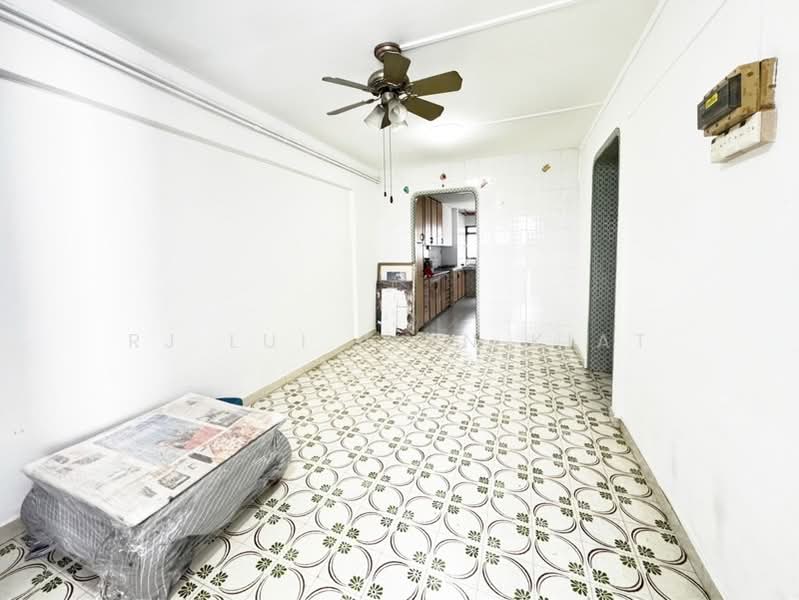 330 Ang Mo Kio Avenue 1, 330 Ang Mo Kio Avenue 1, 2 Bedrooms, 731 sqft, HDB Flat For Sale, by RJ Lui Jian Kiat, 500229376 - PropertyGuru.com.sg