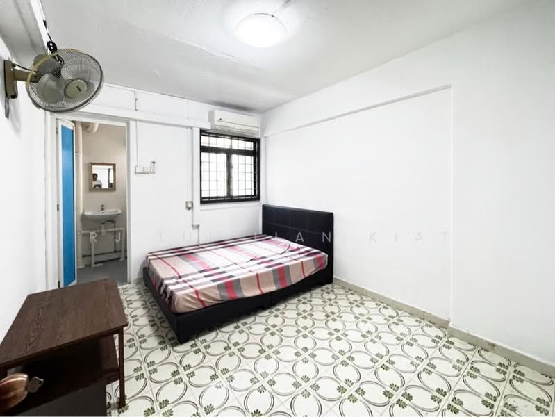 330 Ang Mo Kio Avenue 1, 330 Ang Mo Kio Avenue 1, 2 Bedrooms, 731 sqft, HDB Flat For Sale, by RJ Lui Jian Kiat, 500229376 - PropertyGuru.com.sg