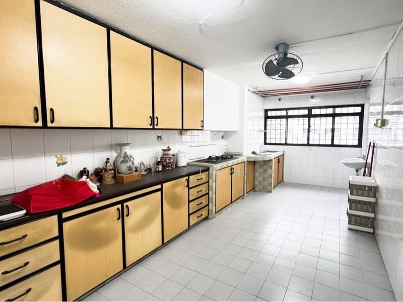 330 Ang Mo Kio Avenue 1, 330 Ang Mo Kio Avenue 1, 2 Bedrooms, 731 sqft, HDB Flat For Sale, by RJ Lui Jian Kiat, 500229376 - PropertyGuru.com.sg