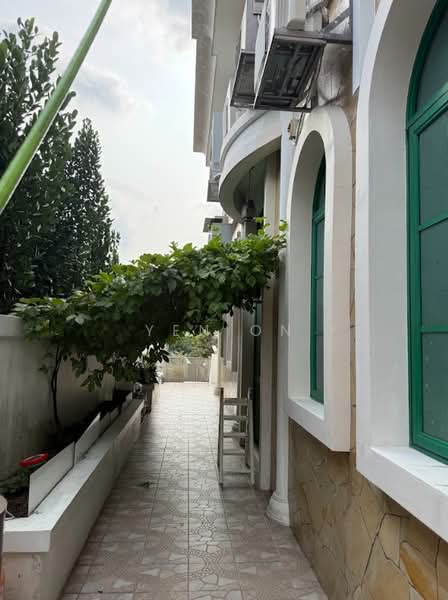 Bukit TImah Room with Toilet only 1.6k, Bukit Timah, Dunearn Road, University Road, Kheam Hock Road, Room Rental, 280 sqft, Detached House For Rent, by Yen On, 500229377 - Exterior - PropertyGuru.com.sg