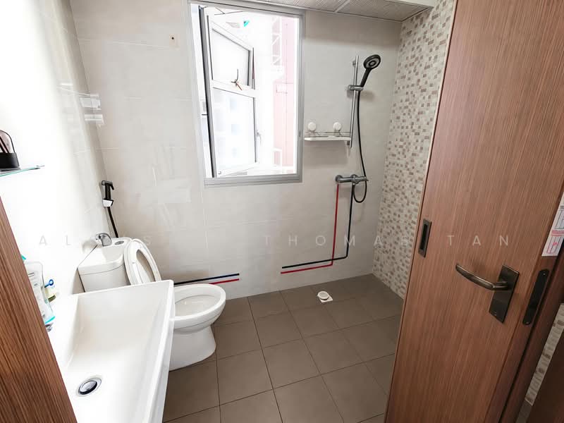 229A Sumang Lane, 229A Sumang Lane, 3 Bedrooms, 1,216 sqft, HDB Flat For Sale, by Aloysius Thomas Tan, 500229384 - Bathroom - PropertyGuru.com.sg