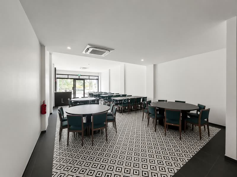 NEWLY RENOVATED F&B RESTAURANT WITH TABLES & CHAIRS!, Yio Chu Kang Road / Boundry Road / Serangoon Central, 1,500 sqft, Food & Beverage For Rent, by Li Rong Teh, 500229402 - Dining Room - CommercialGuru.com.sg