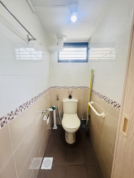 52 New Upper Changi Road, 52 New Upper Changi Road, 3 Bedrooms, 904 sqft, HDB Flat For Sale, by Tan David, 500229403 - Bathroom - PropertyGuru.com.sg