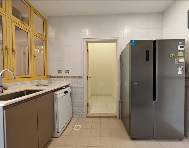 Orange Regency, 101 Fernhill Road, 4 Bedrooms, 1,776 sqft, Apartment For Rent, by Malcolm Toh, 500229413 - Kitchen - PropertyGuru.com.sg