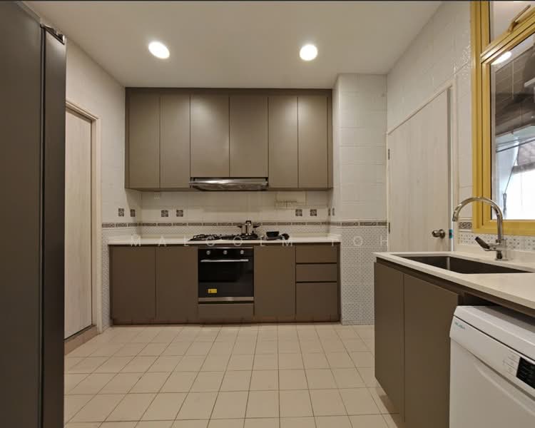 Orange Regency, 101 Fernhill Road, 4 Bedrooms, 1,776 sqft, Apartment For Rent, by Malcolm Toh, 500229413 - Kitchen - PropertyGuru.com.sg