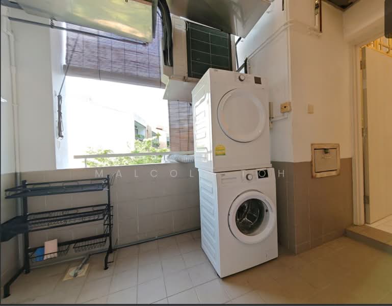 Orange Regency, 101 Fernhill Road, 4 Bedrooms, 1,776 sqft, Apartment For Rent, by Malcolm Toh, 500229413 - Balcony - PropertyGuru.com.sg