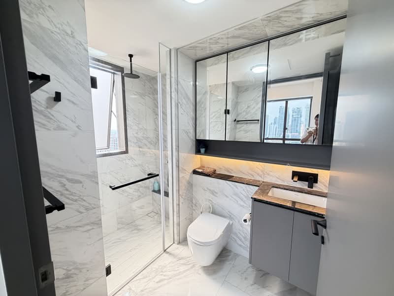 The Landmark, 173 Chin Swee Road, 2 Bedrooms, 753 sqft, Condominium For Rent, by Eric Lim 林勇合, 500229417 - Bathroom - PropertyGuru.com.sg
