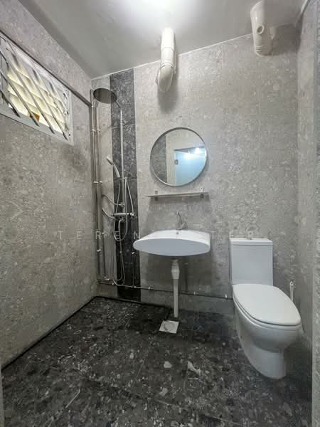 349 Yishun Avenue 11, 349 Yishun Avenue 11, 3 Bedrooms, 1,109 sqft, HDB Flat For Sale, by Terence Ter, 500229429 - Bathroom - PropertyGuru.com.sg