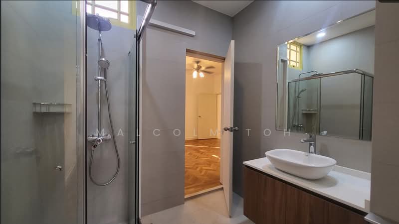 Orange Regency, 101 Fernhill Road, 3 Bedrooms, 2,422 sqft, Apartment For Rent, by Malcolm Toh, 500229449 - Bathroom - PropertyGuru.com.sg