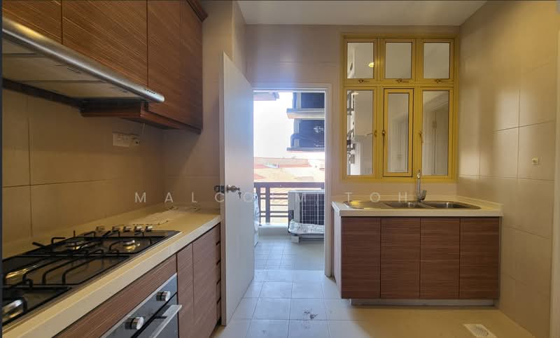 Orange Regency, 101 Fernhill Road, 3 Bedrooms, 2,422 sqft, Apartment For Rent, by Malcolm Toh, 500229449 - Kitchen - PropertyGuru.com.sg