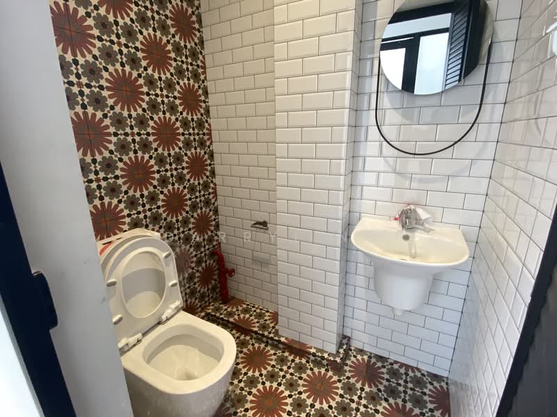 6 Sam Leong Road, 6 Sam Leong Road, Farrer Park / Serangoon Rd, 1,340 sqft, Shop / Shophouse For Rent, by Darryl Ng, 500229457 - Bathroom - CommercialGuru.com.sg