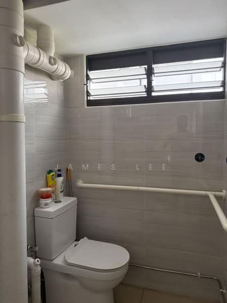 34 Marsiling Drive, 34 Marsiling Drive, 4 Bedrooms, 1,055 sqft, HDB Flat For Sale, by James Lee, 500229459 - Bathroom - PropertyGuru.com.sg