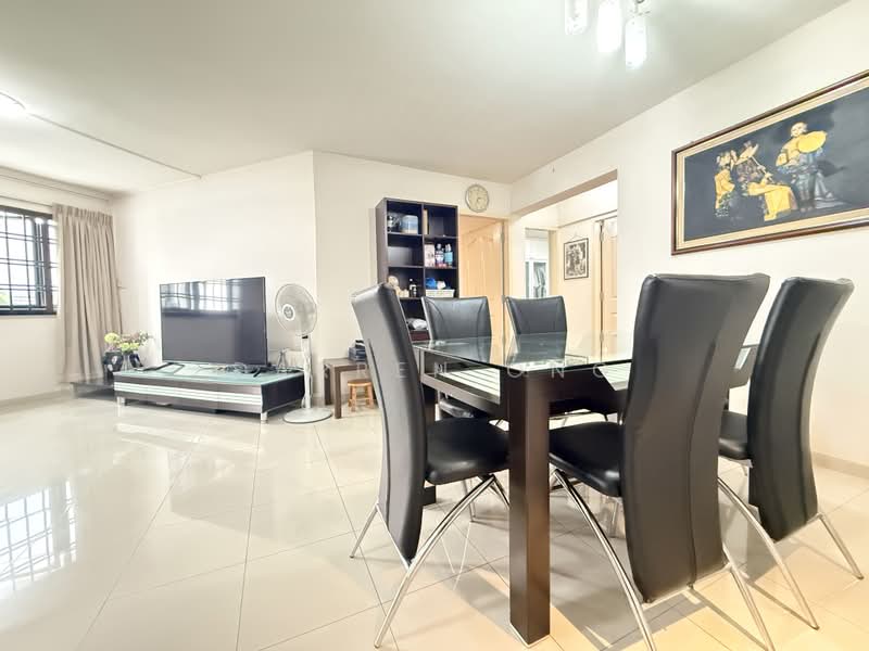 HDB 4 Room 99sqm Within 1km to Ai Tong Sch & Catholic High Sch, Shunfu Road, 3 Bedrooms, 1,067 sqft, HDB Flat For Sale, by Darren Ong, 500229460 - Living Room - PropertyGuru.com.sg