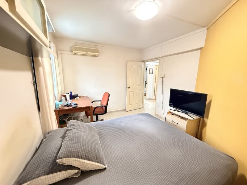 HDB 4 Room 99sqm Within 1km to Ai Tong Sch & Catholic High Sch, Shunfu Road, 3 Bedrooms, 1,067 sqft, HDB Flat For Sale, by Darren Ong, 500229460 - Bedroom - PropertyGuru.com.sg