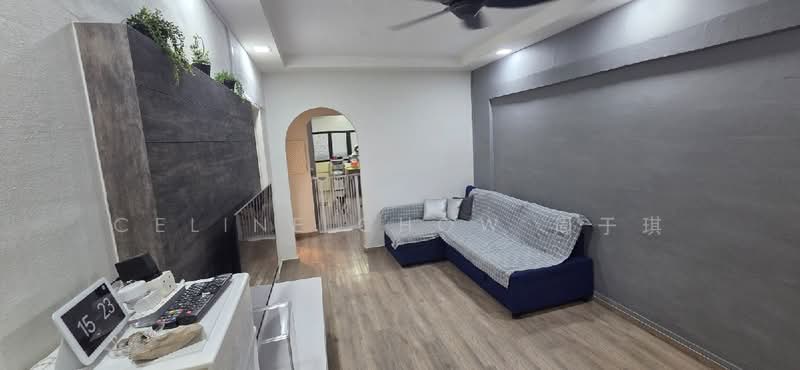 164 Bukit Batok Street 11, 164 Bukit Batok Street 11, 2 Bedrooms, 786 sqft, HDB Flat For Sale, by Celine Chow 周于琪, 500229463 - PropertyGuru.com.sg