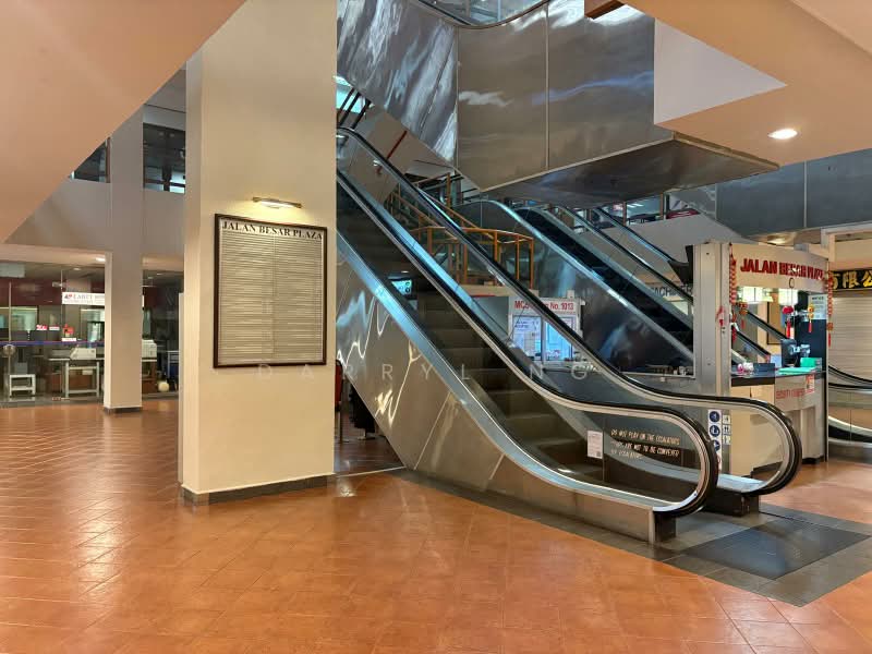 Jalan Besar Plaza, 101 Kitchener Road, Farrer Park / Serangoon Rd, 1,356 sqft, Other Retail For Rent, by Darryl Ng, 500229464 - Lobby - CommercialGuru.com.sg