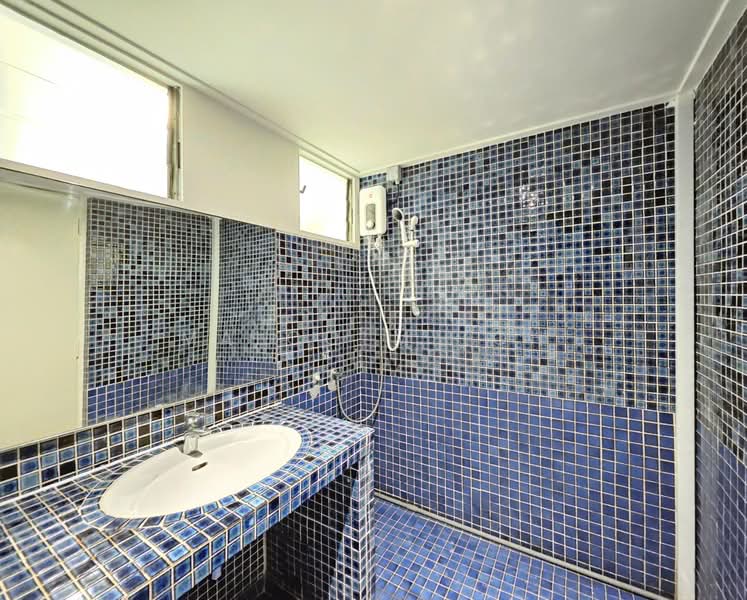 Chancery Court, 36A Dunearn Road, 3 Bedrooms, 2,271 sqft, Condominium For Rent, by Malcolm Toh, 500229469 - Bathroom - PropertyGuru.com.sg