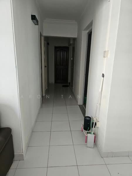 641 Choa Chu Kang Street 64, 641 Choa Chu Kang Street 64, 3 Bedrooms, 1,076 sqft, HDB Flat For Rent, by Baron Tan 陈鼎超, 500229470 - Corridor - PropertyGuru.com.sg