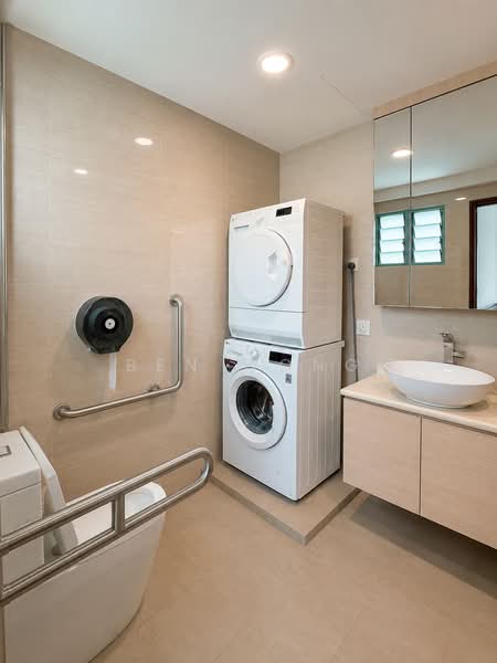 The Sunnydale, 23 Serangoon Avenue 3, 3 Bedrooms, 1,658 sqft, Condominium For Sale, by Ben Wong, 500229476 - Bathroom - PropertyGuru.com.sg