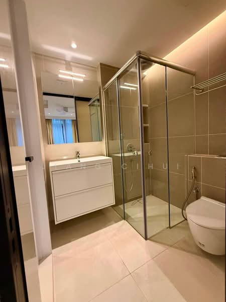Eng Aun Park, Jalan Novena Utara, 2 Bedrooms, 1,200 sqft, Semi-Detached House For Rent, by Jiang Cihui, 500229479 - Bathroom - PropertyGuru.com.sg