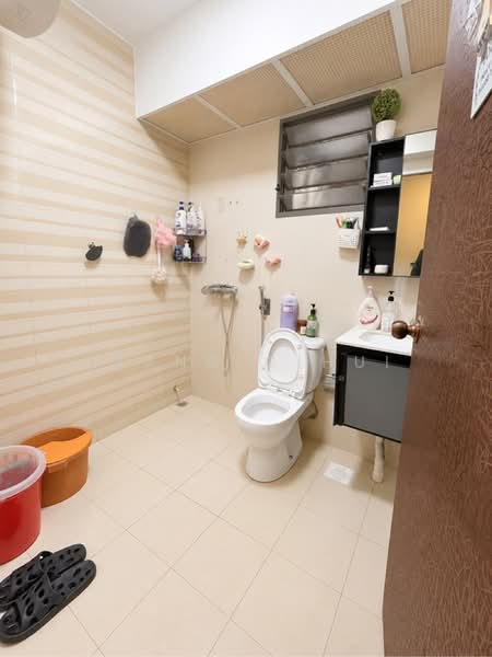 336B Anchorvale Crescent, 336B Anchorvale Crescent, 4 Bedrooms, 1,206 sqft, HDB Flat For Sale, by Jiang Cihui, 500229489 - Bathroom - PropertyGuru.com.sg